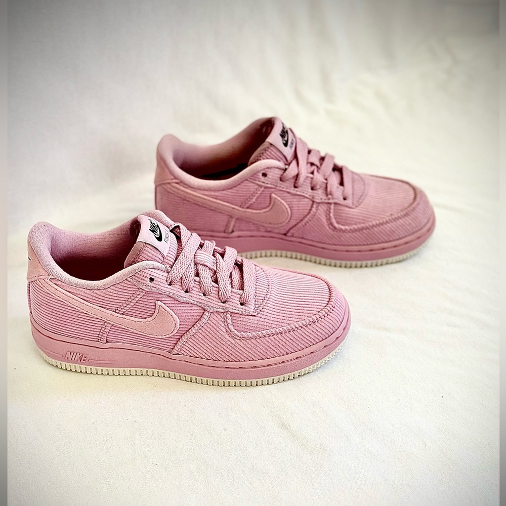 Pink Girl’s Nike * 1.5youth